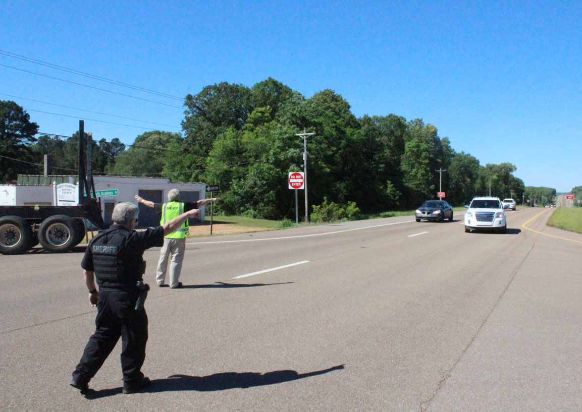 PARIS TN: Deputies respond to shooting on lake highway